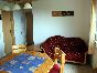 Wohnzimmer mit Couch