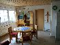 Wohnzimmer mit Schrank und Gaderobe